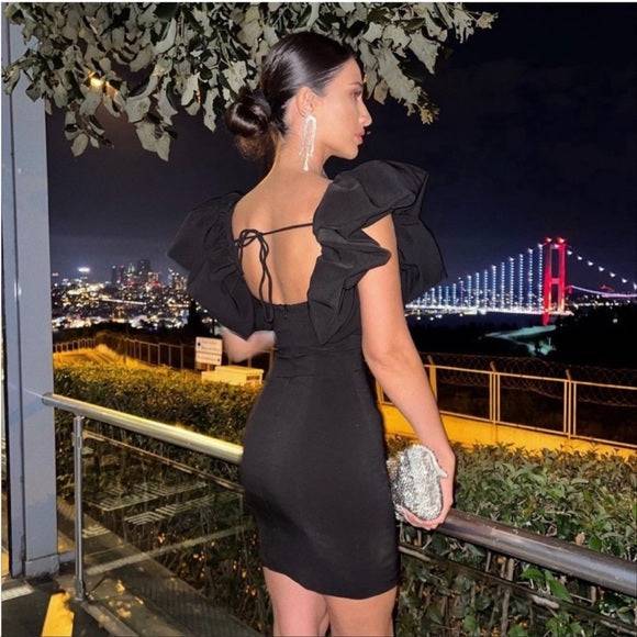ZARA - VOLUMINOUS SHORT DRESS